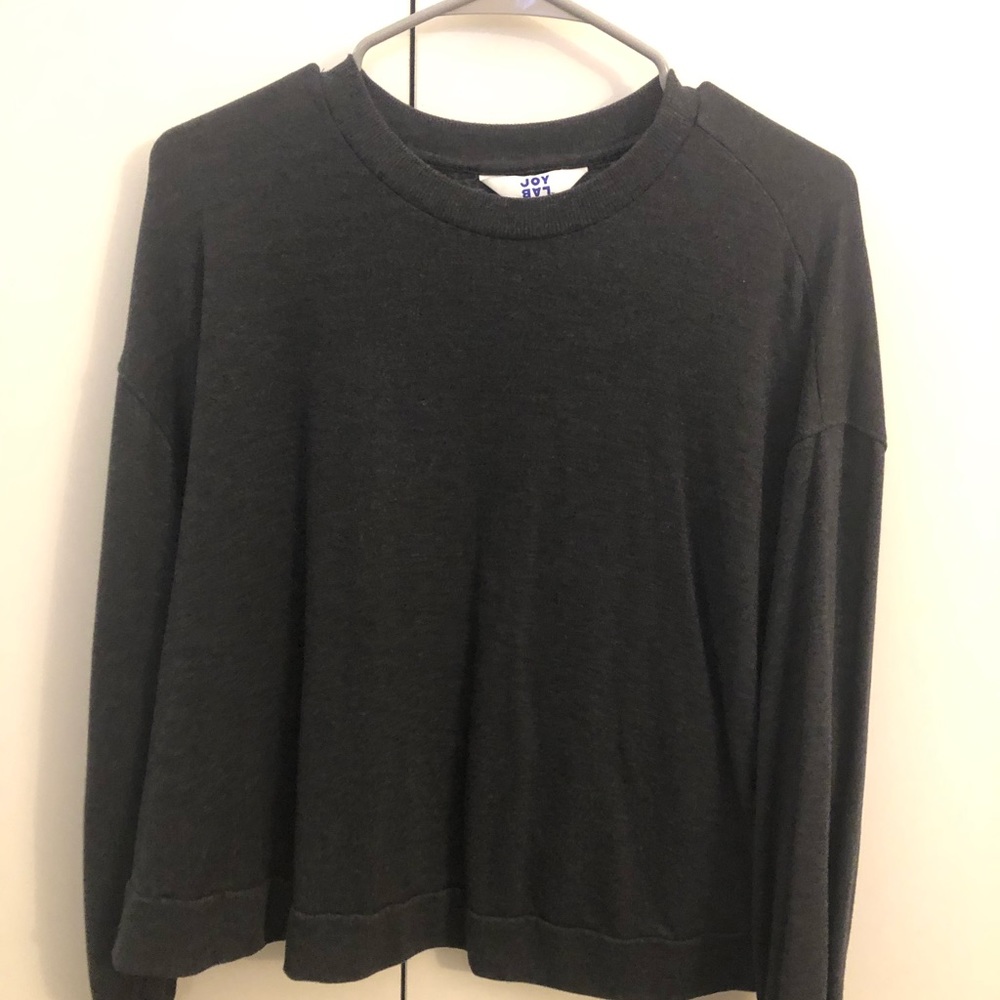 Cropped crew neck sweatshirt with cinching in back